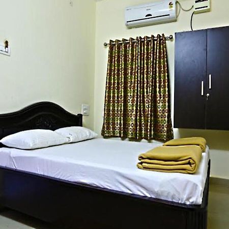 تيروباتي Reva Guest House المظهر الخارجي الصورة